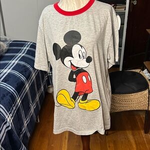 Disney Gray Mickey Mouse Short Sleeve Tee size large  unisex